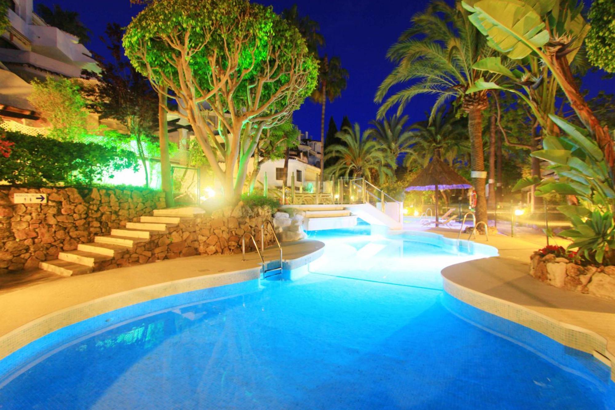 1108 Beachfront 2 Apartments With Roofterrace 80Mtrgt Beach 3 Pools Marbella Bagian luar foto