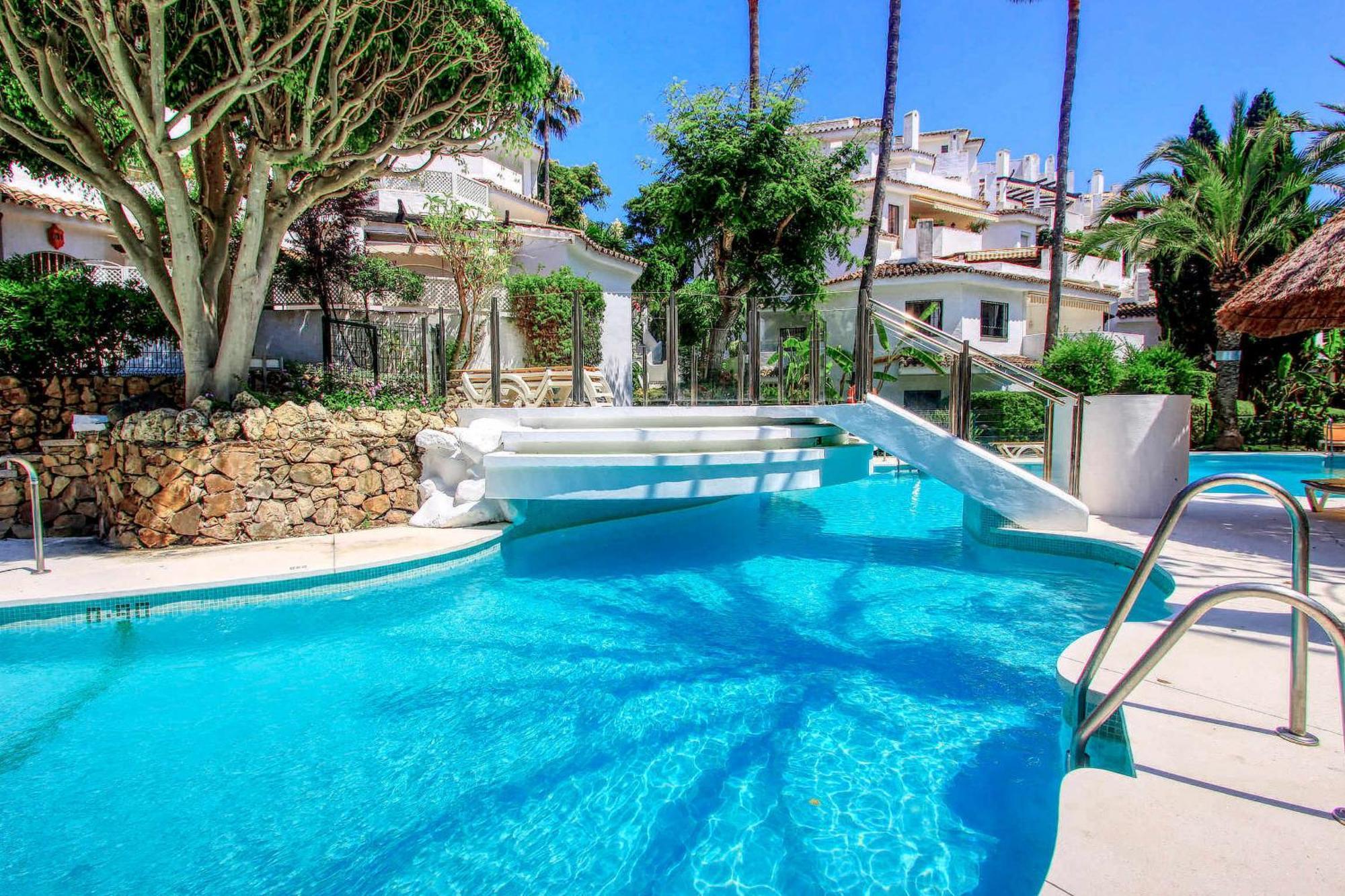 1108 Beachfront 2 Apartments With Roofterrace 80Mtrgt Beach 3 Pools Marbella Bagian luar foto